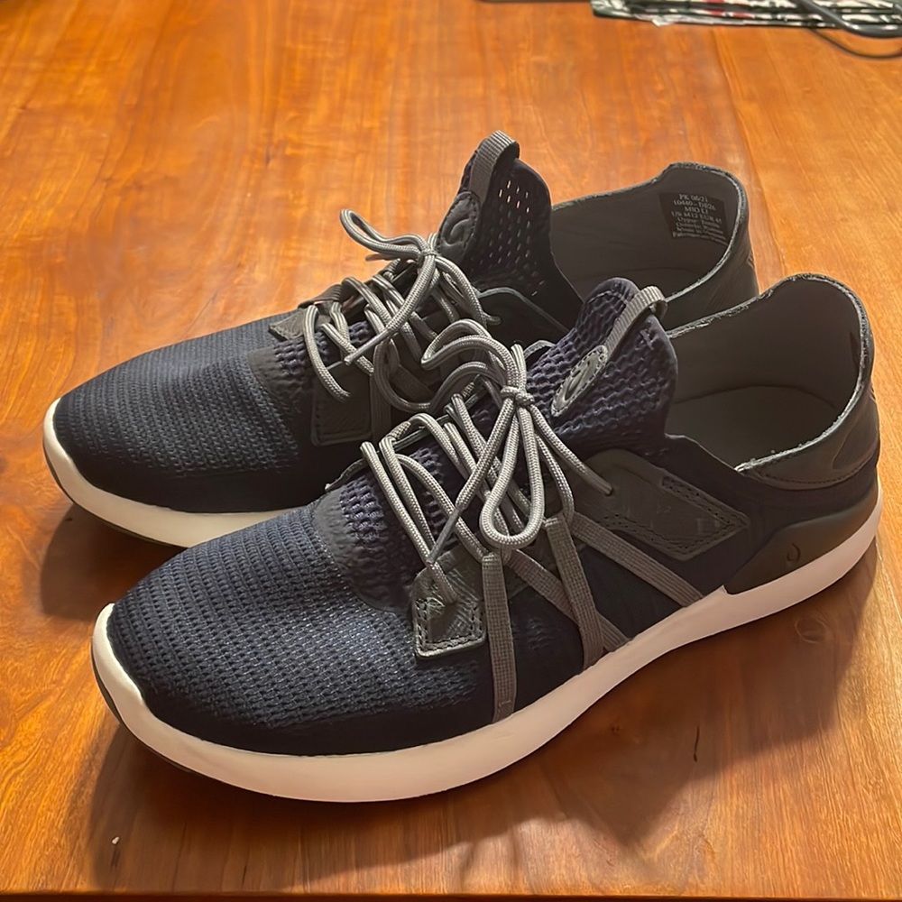 OluKai Mio Li size 12 Navy Blue